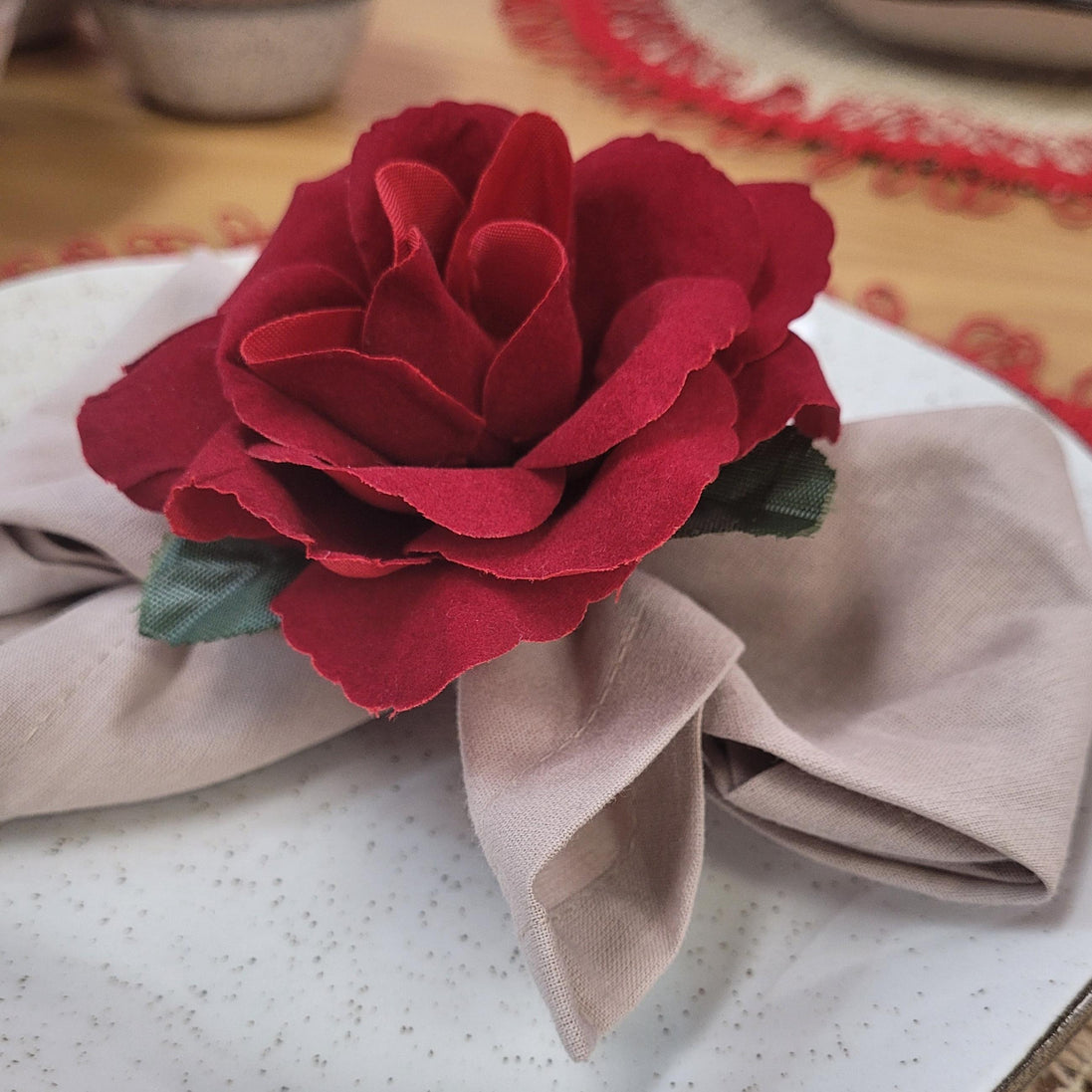 Maison Charlô | Wholesale Set of 40 Wholesale Red Colombiana Rose Flower Rosebud Napkin Rings Ecofriendly Pack