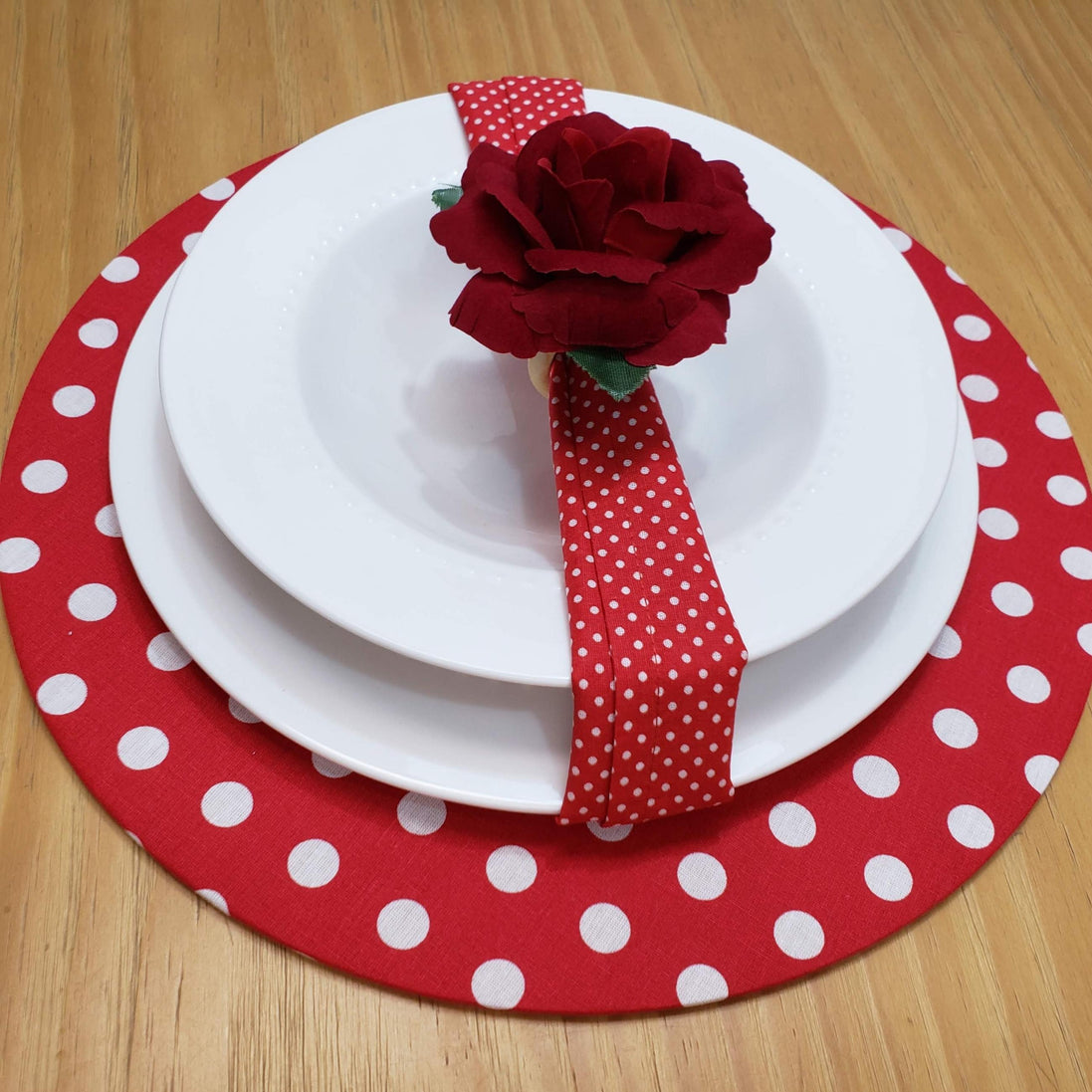 Maison Charlô | Wholesale Set of 40 Wholesale Red Colombiana Rose Flower Rosebud Napkin Rings Ecofriendly Pack