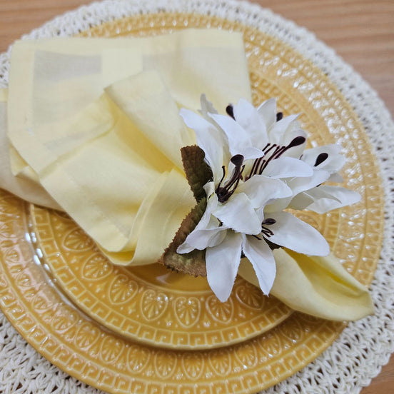 Maison Charlo Set of 4 Off White Lilies Charm Flower Napkin Rings