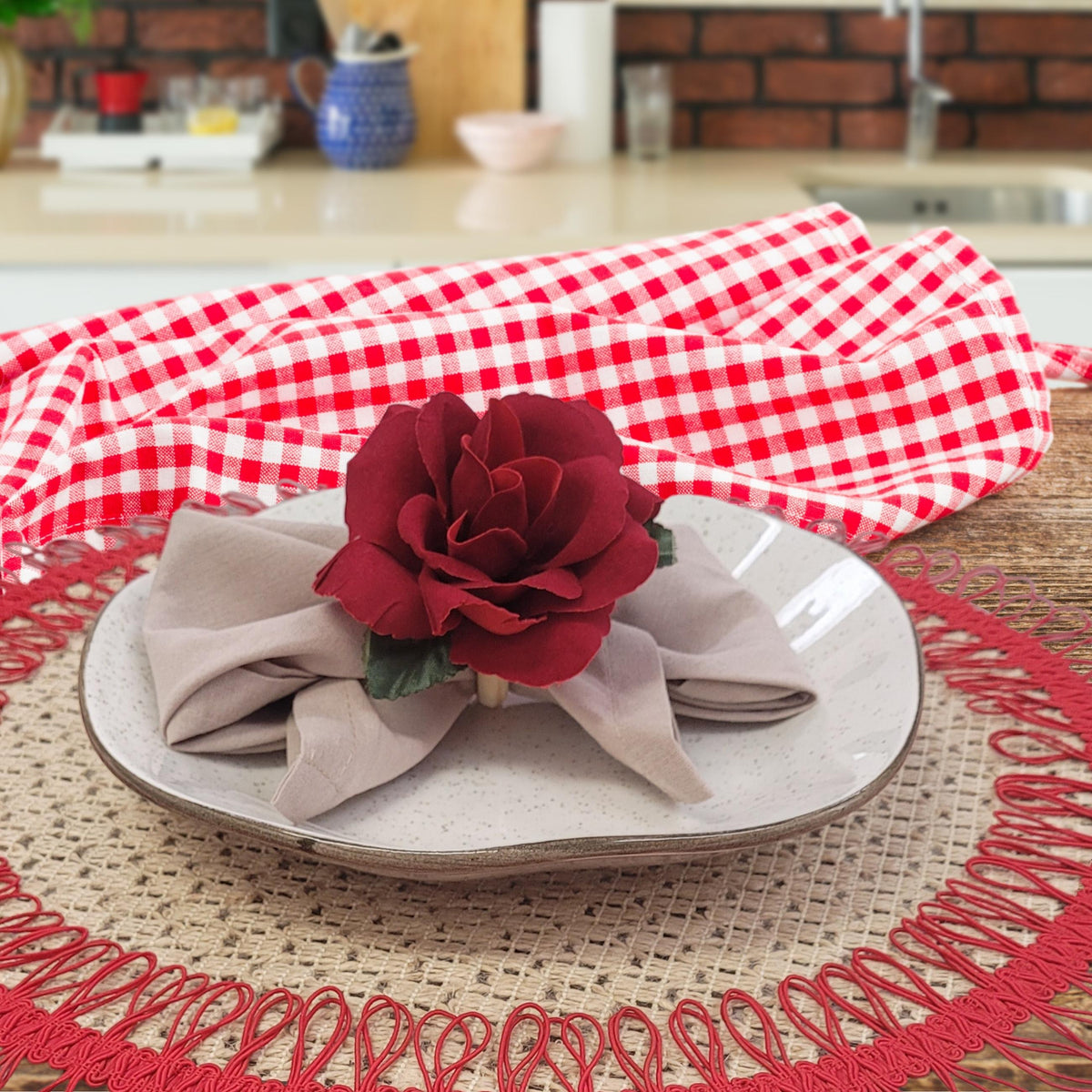 Maison Charlô | Wholesale Set of 40 Wholesale Red Colombiana Rose Flower Rosebud Napkin Rings Ecofriendly Pack