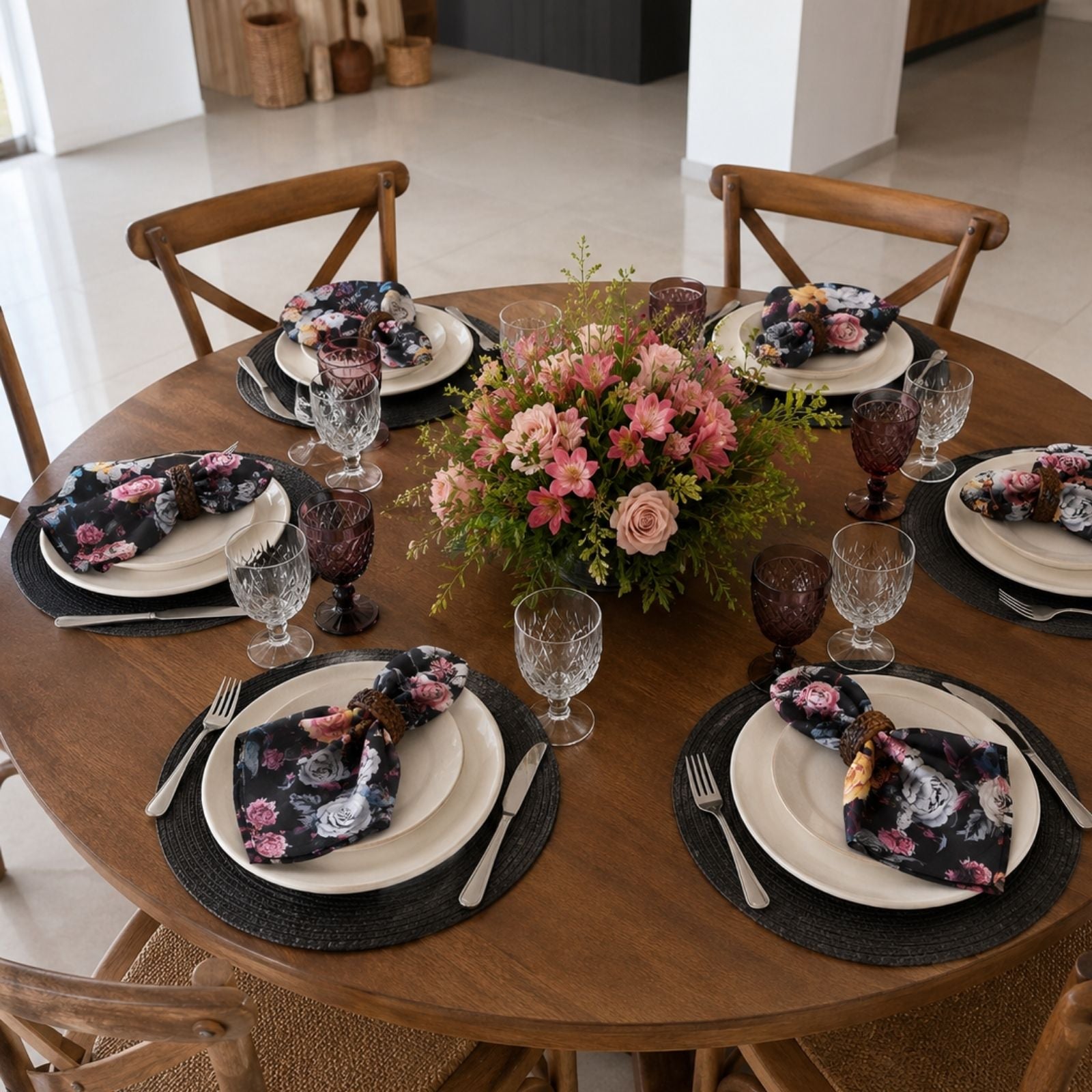 Charlo's Cloth Napkins Set of 4 Night of Roses Black 16