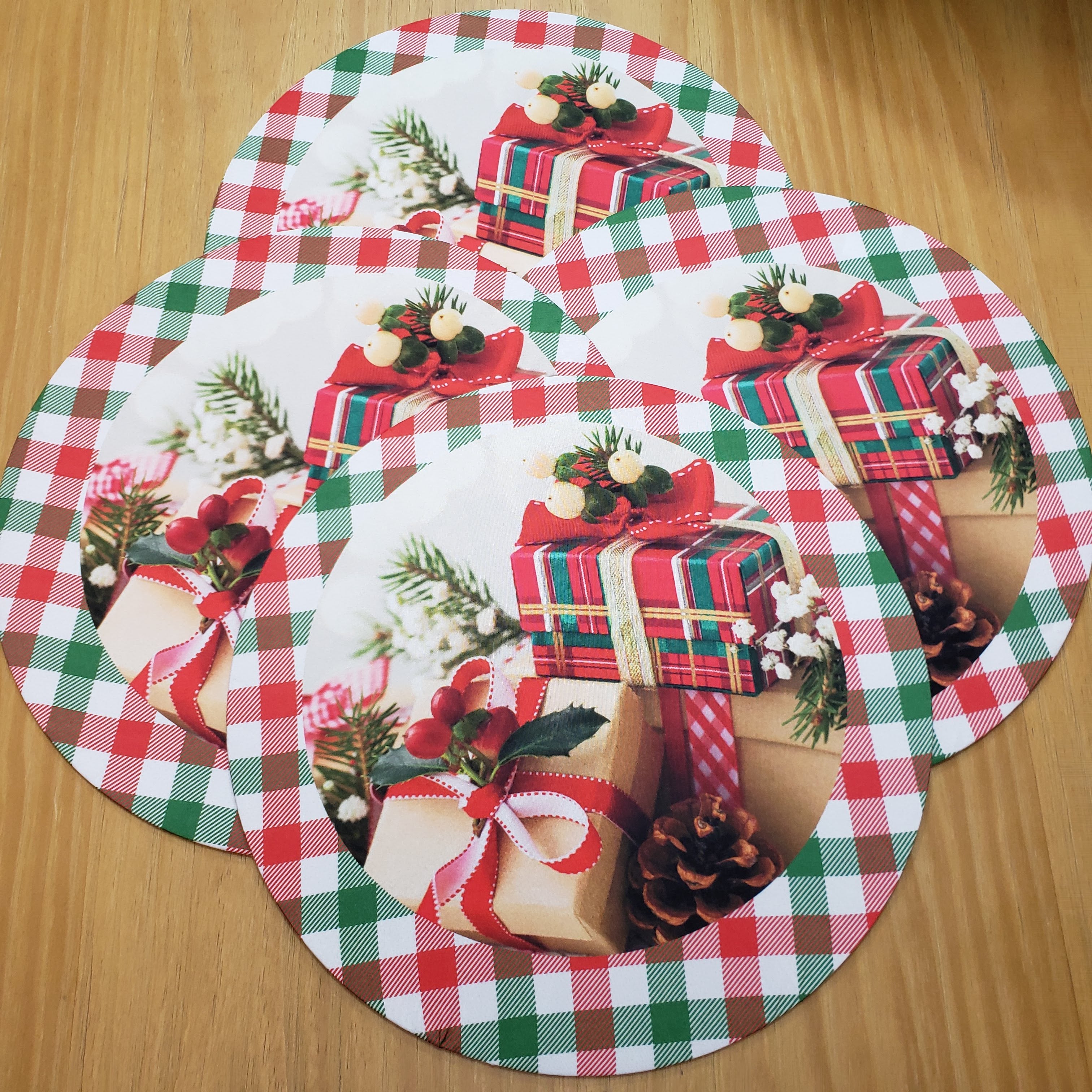 Set of 4 Round Placemats Covers Gift Box Cloth 14