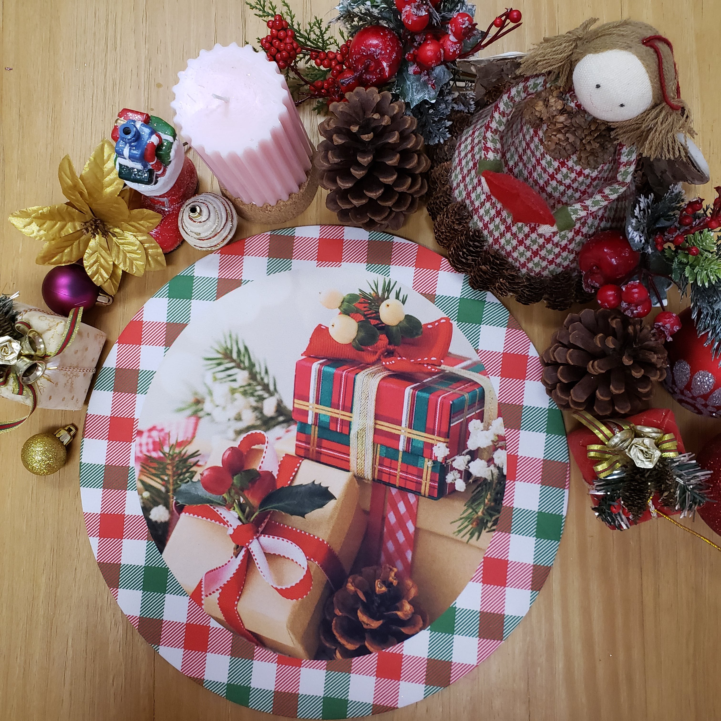 Set of 4 Round Placemats Covers Gift Box Cloth 14