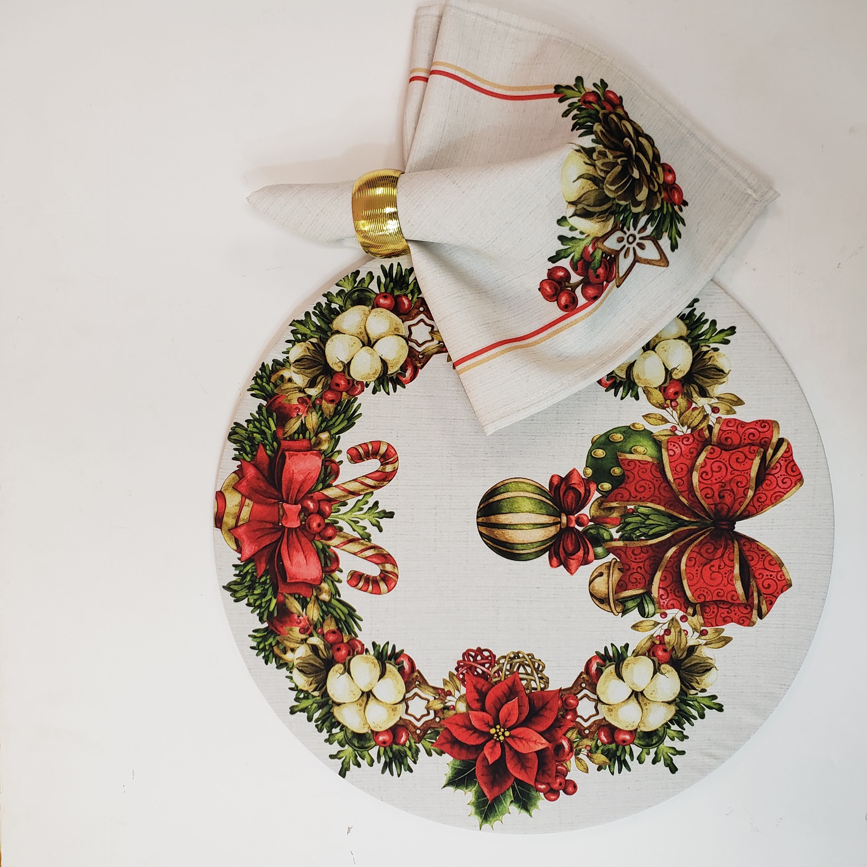Charlo's Cloth Napkins Set of 4 Christmas Wreath 16