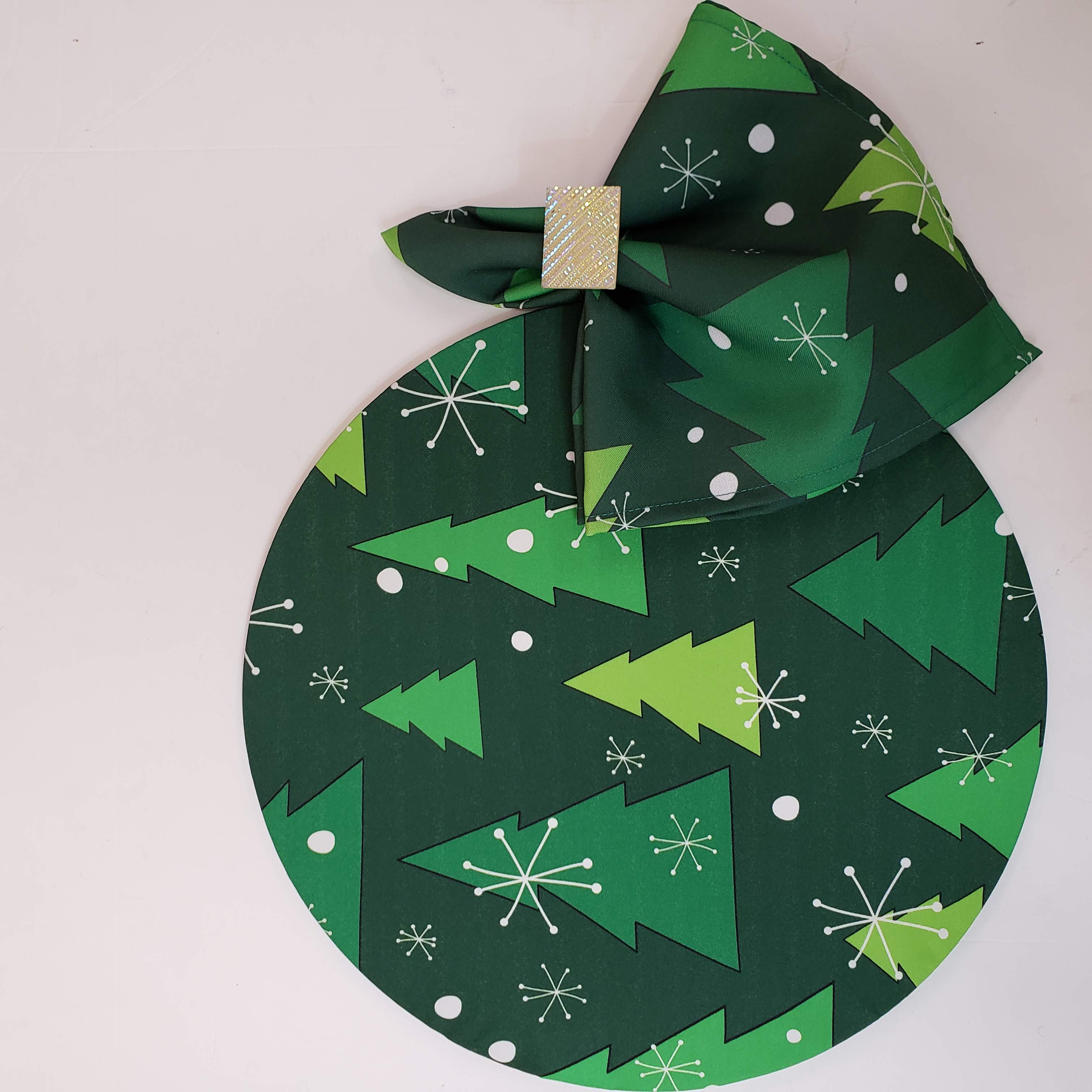 Charlo's Cloth Napkins Set of 4 Christmas Tree 16