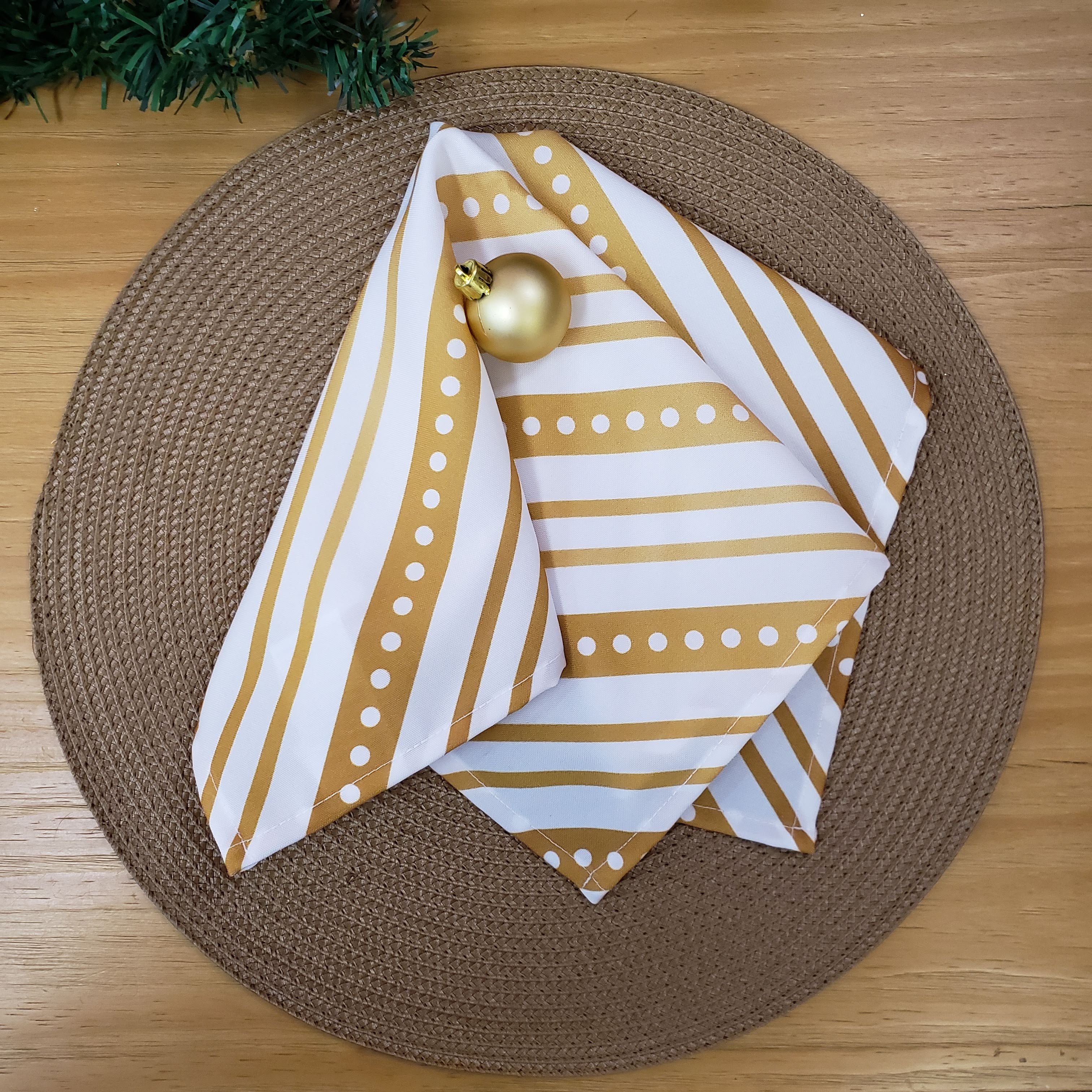 Charlo's Cloth Napkins Set of 4 Christmas Striped 16