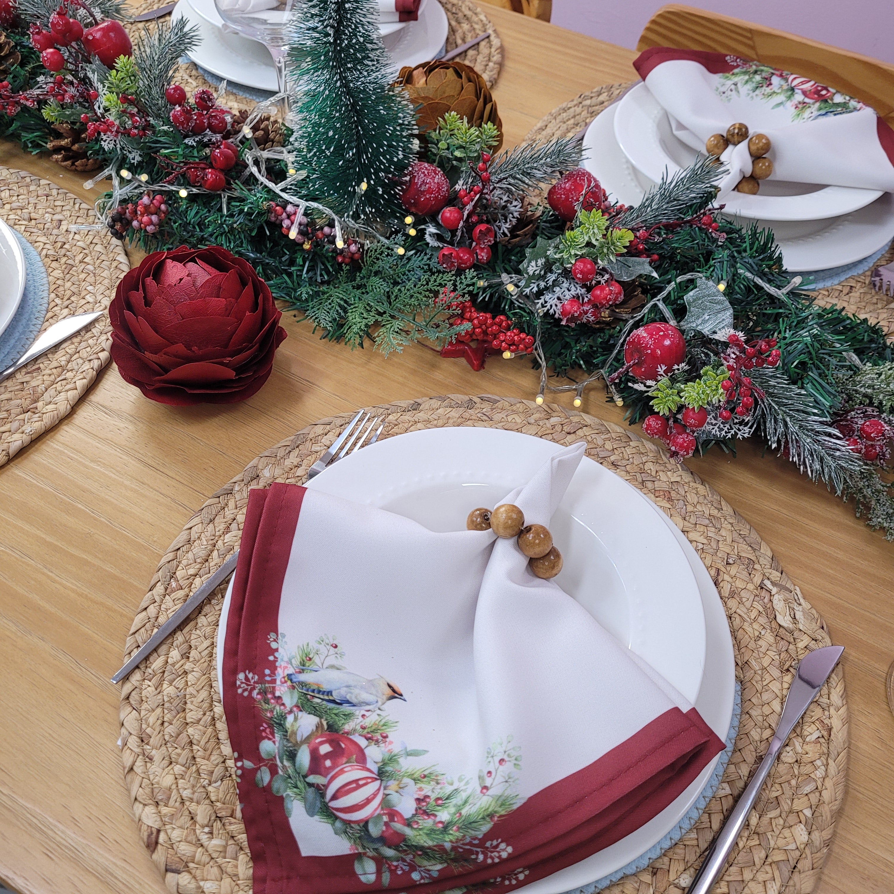 Charlo's Cloth Napkin Set of 4 Christmas Bird Marsala 16