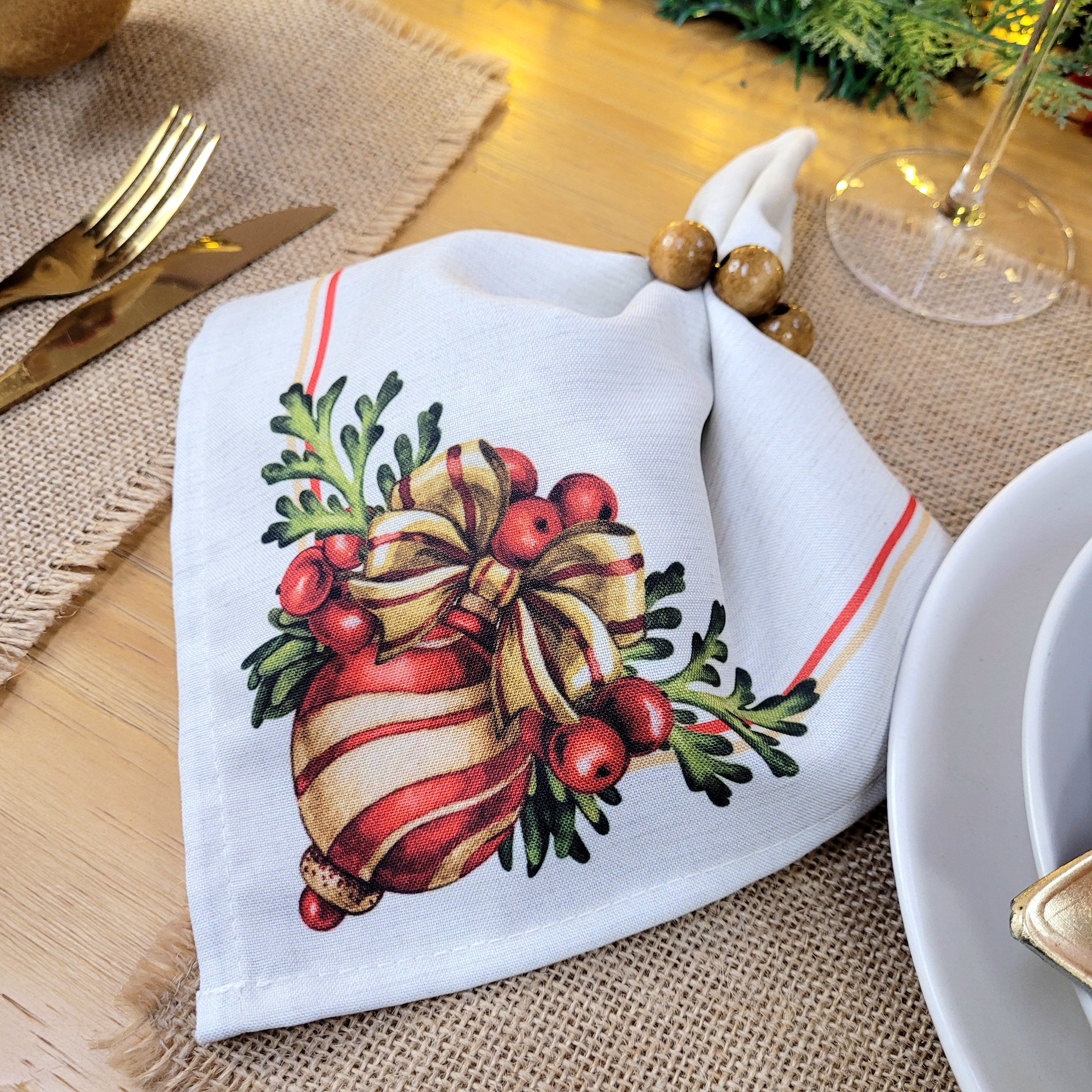 Charlo's Cloth Napkins Set of 4 Christmas Wreath 16