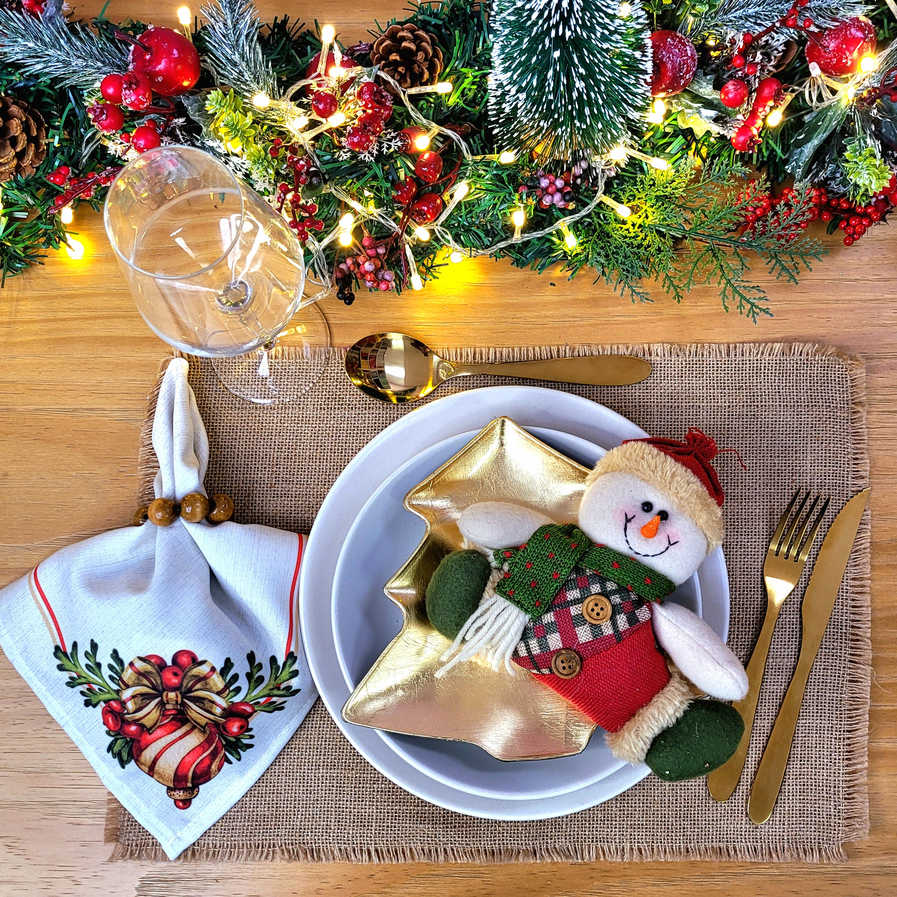 Charlo's Cloth Napkins Set of 4 Christmas Wreath 16