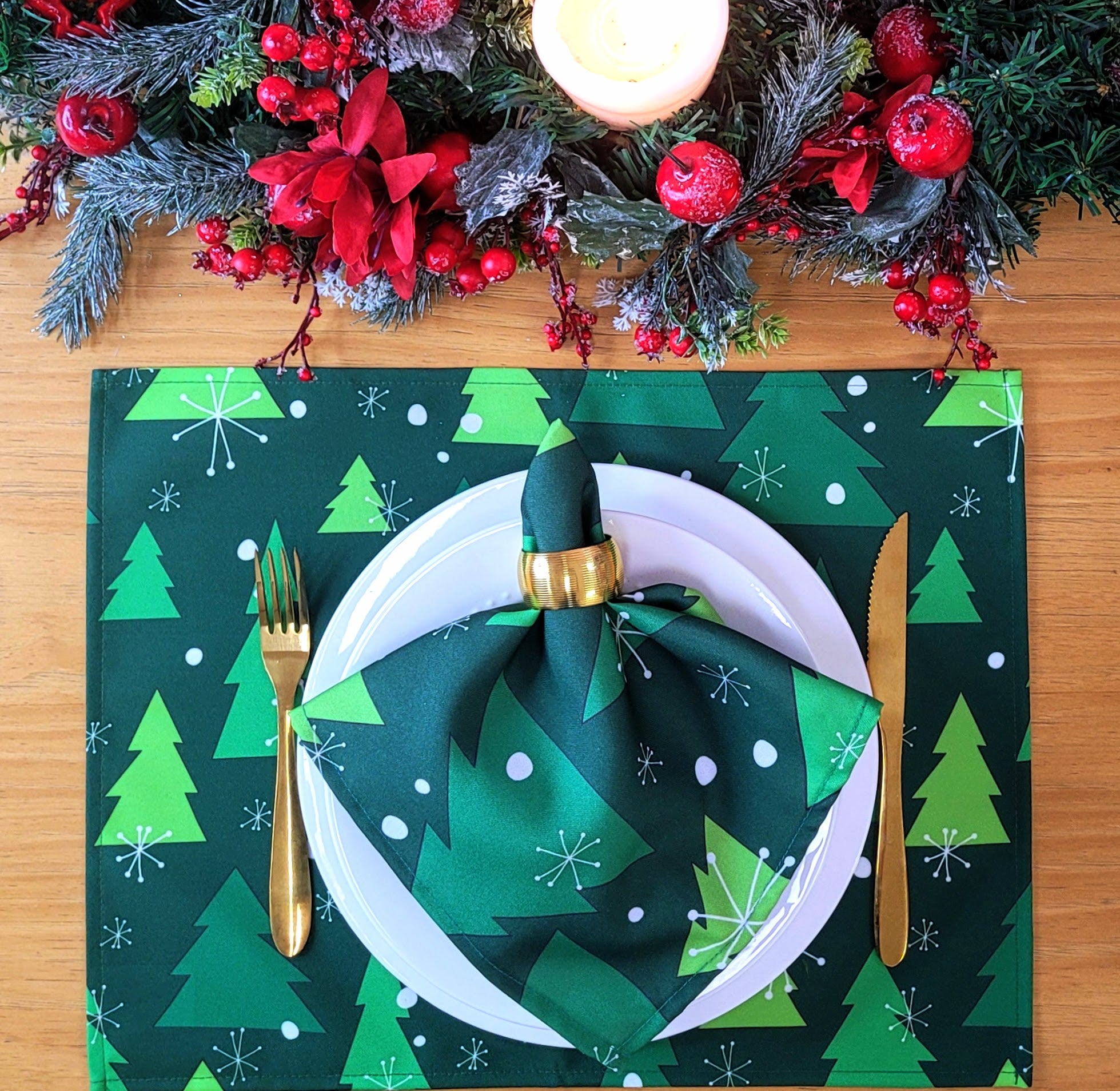 Set of 4 Placemats Christmas Tree Cloth Waterproof 17