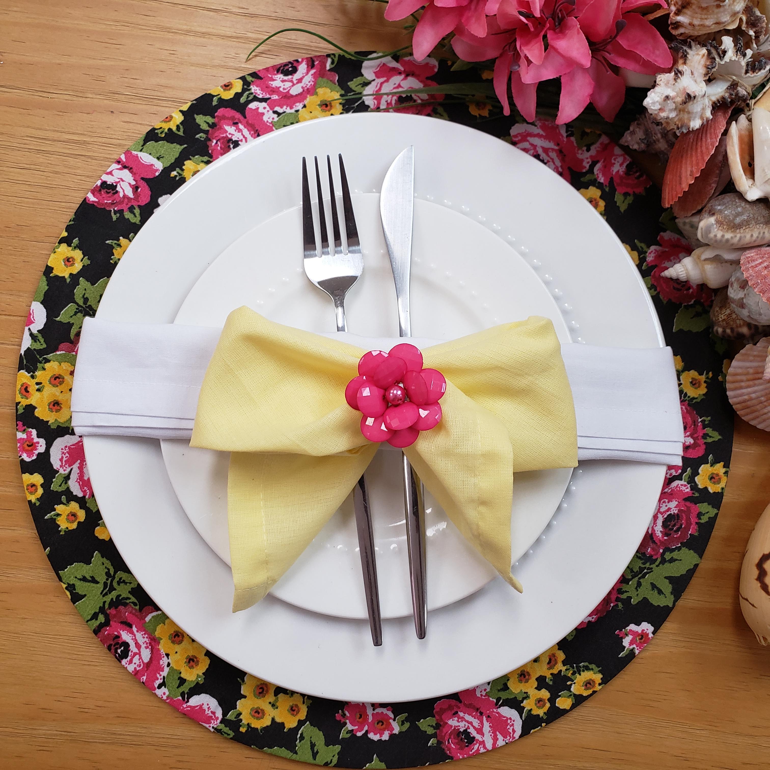Charlo's Set of 4 Yellow 100% Cotton Solid Cloth Napkins 15