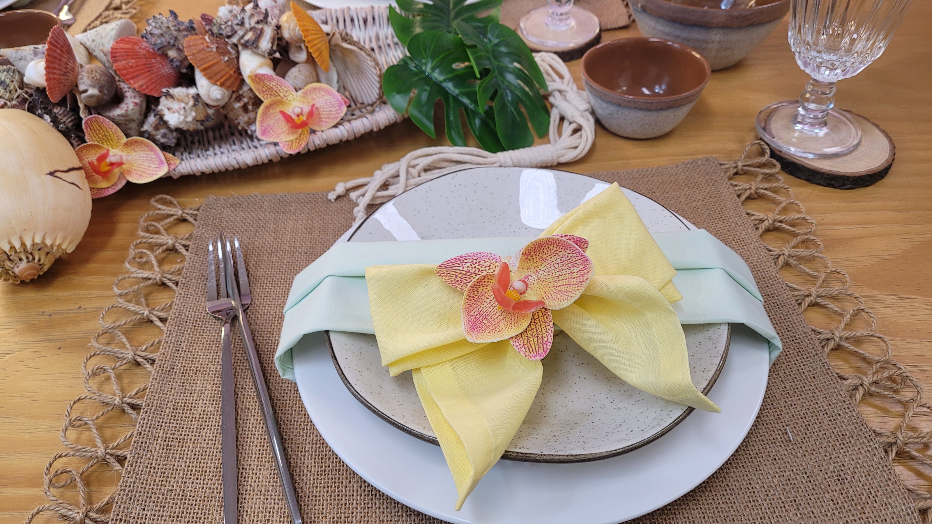 Charlo's Set of 4 Sustainable Rectangular Braided Jute Placemats 18
