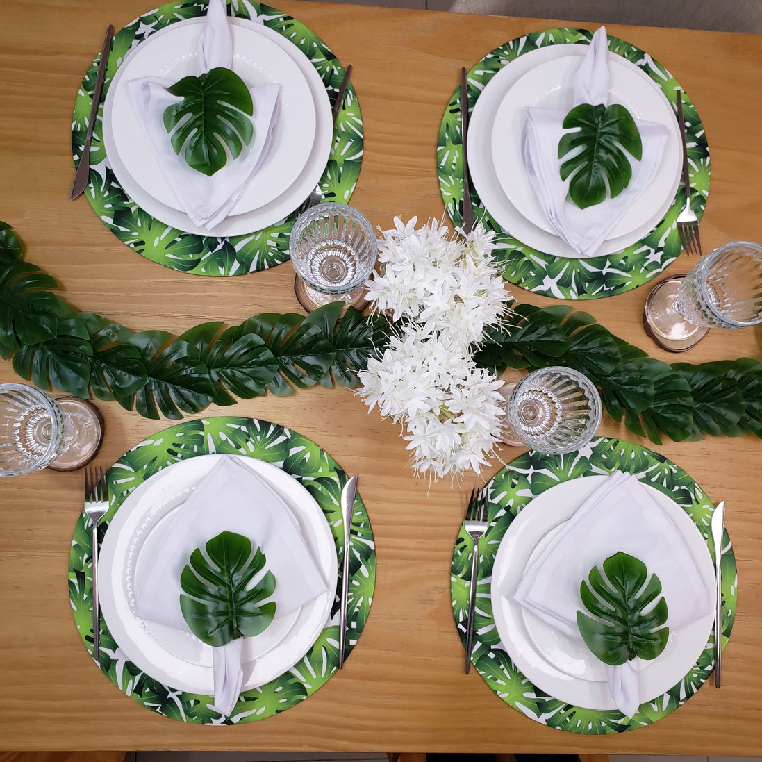 Maison Charlô | Wholesale Set 30 or 60 Green Monstera Leaf Napkin Rings Ecofriendly Pack