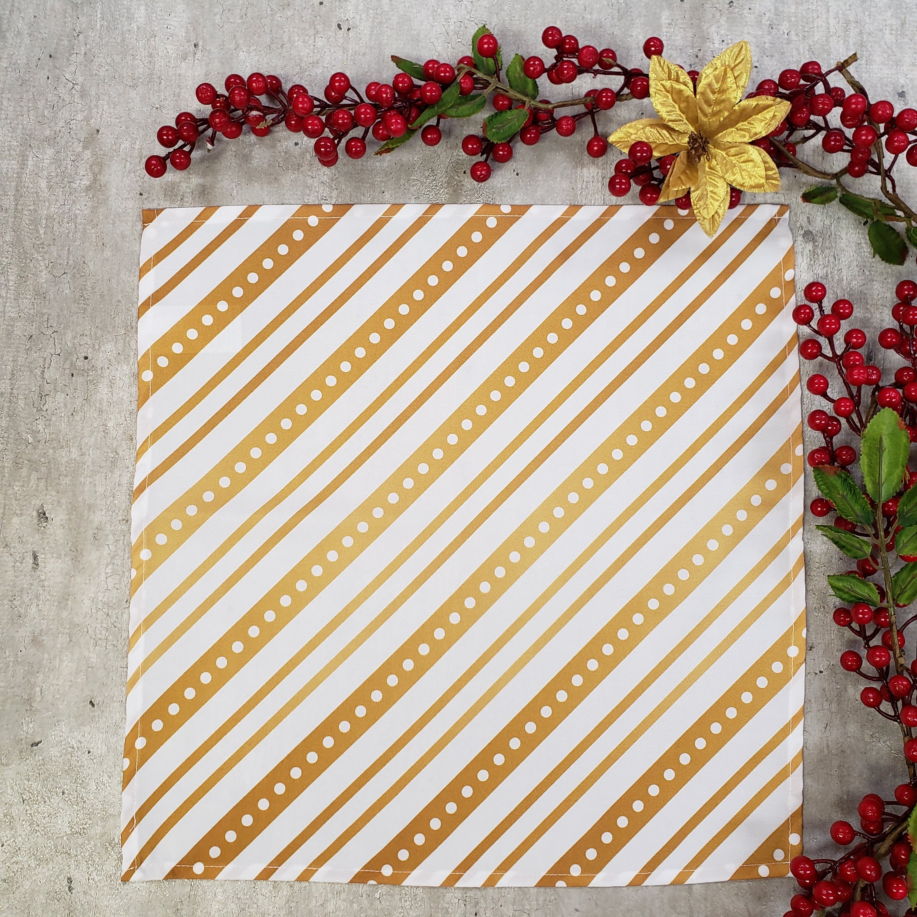 Charlo's Cloth Napkins Set of 4 Christmas Striped 16