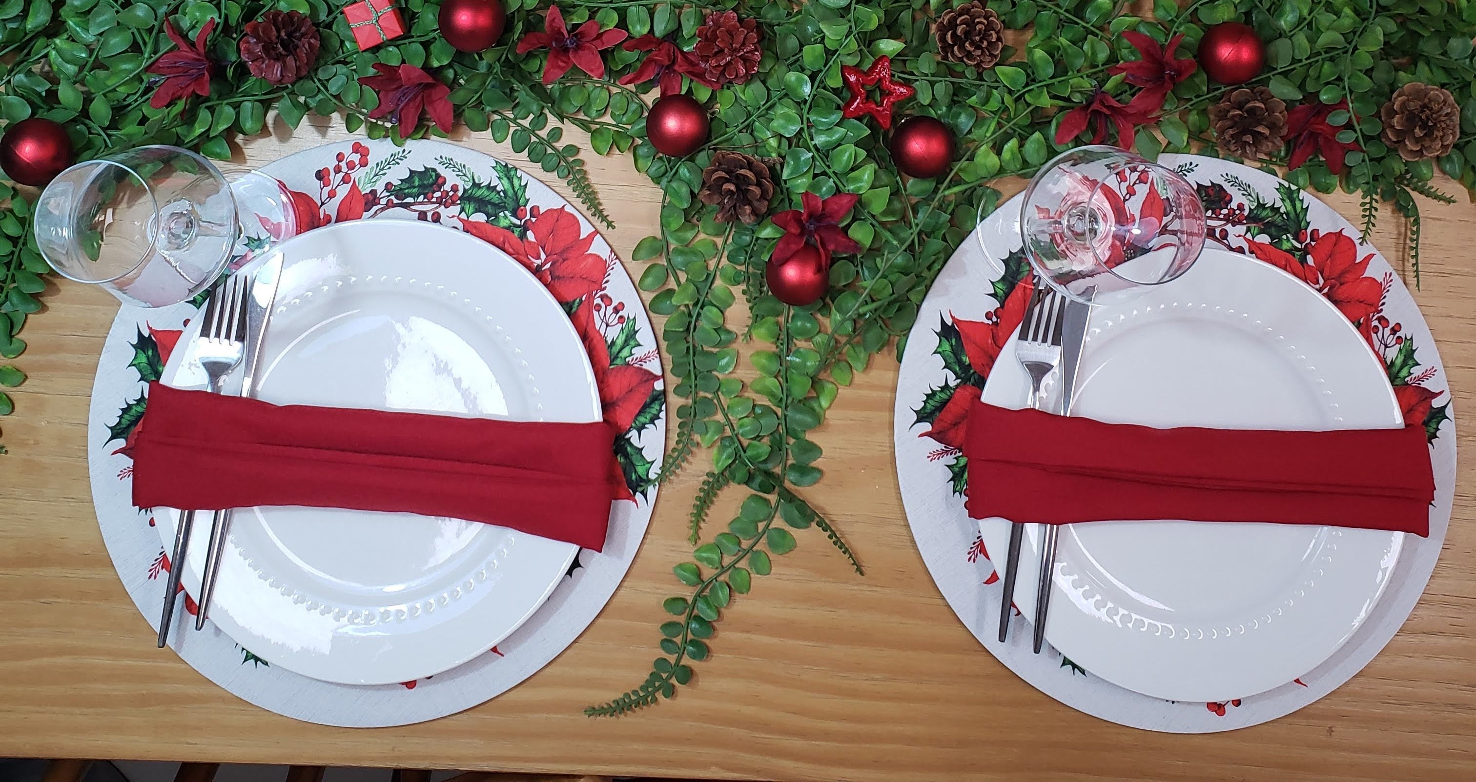 Set of 4 Round Placemats Covers Christmas Flower Cloth 14