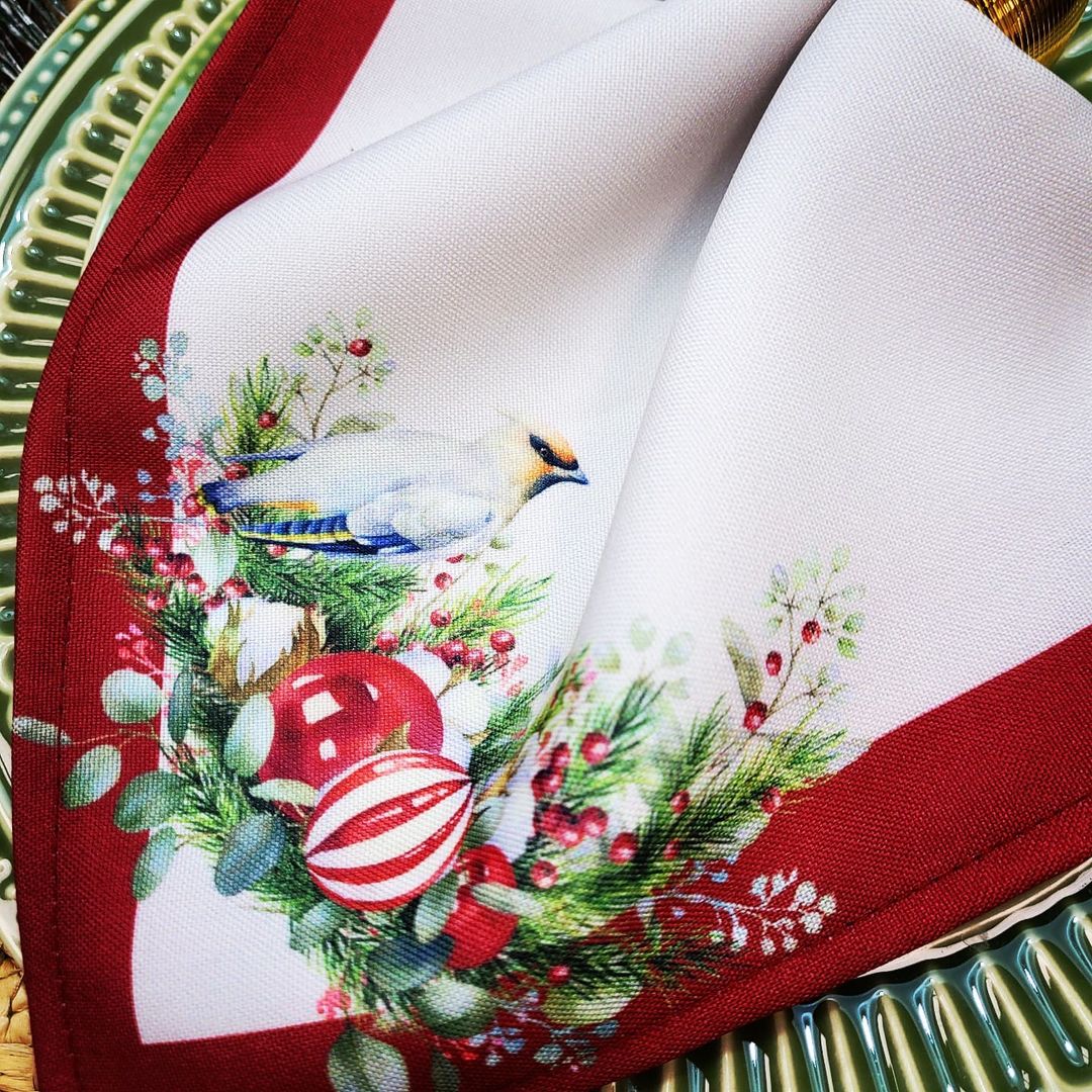 Charlo's Cloth Napkin Set of 4 Christmas Bird Marsala 16