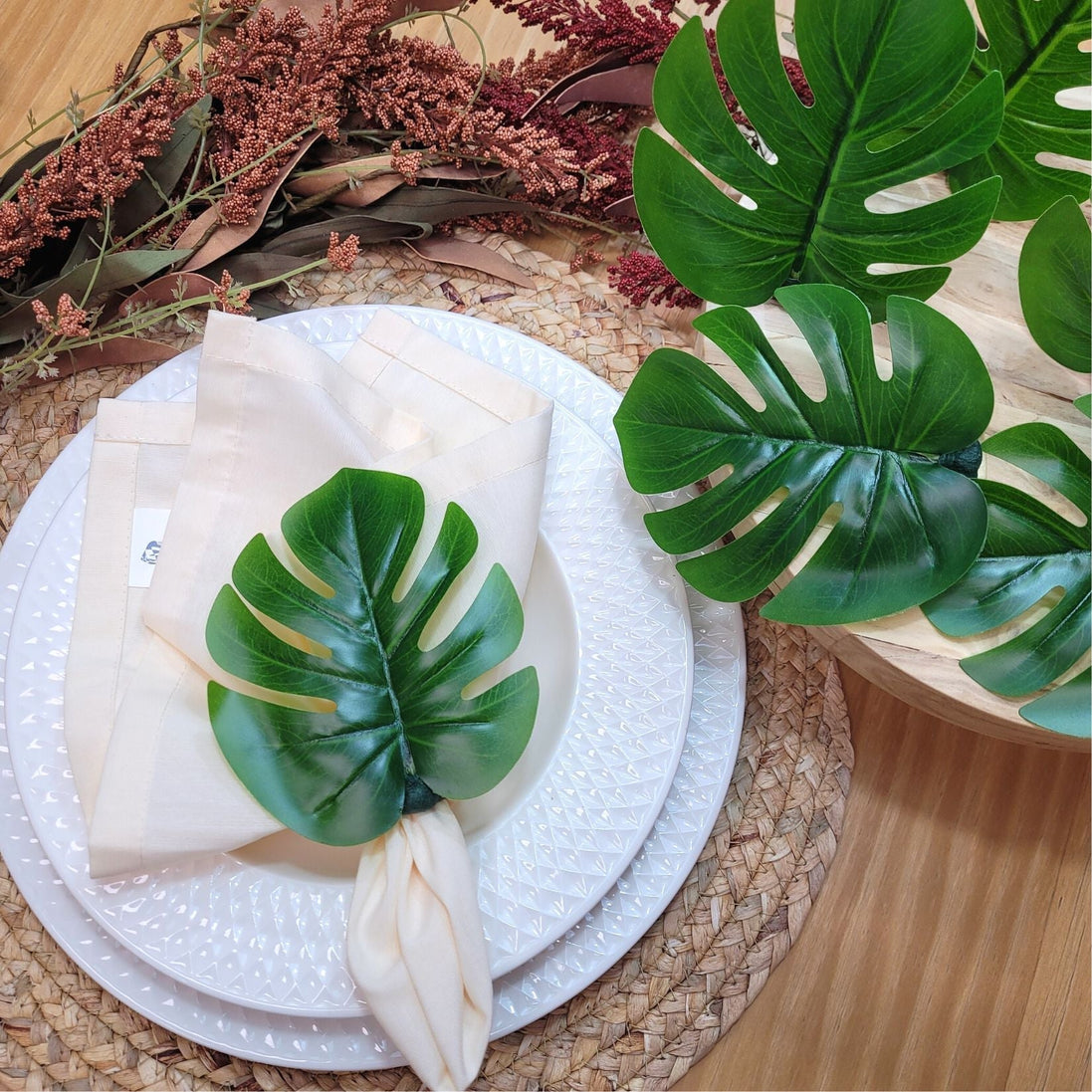 Charlo's Set 8 Green Monstera Leaf Tropical Napkin Rings Ecofriendly Pack for dining table decor