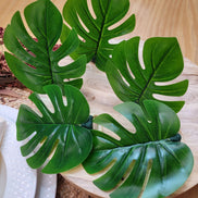 Maison Charlô | Wholesale Set 30 or 60 Green Monstera Leaf Napkin Rings Ecofriendly Pack