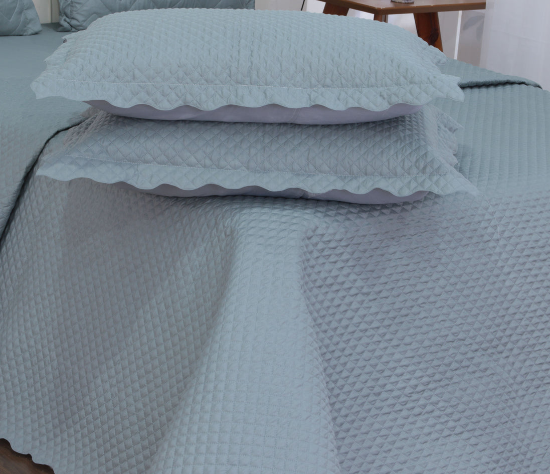 Queen Quilted Bedspread Set 3 Pieces Gray 98.4 x 94.5 in – Soft Microfiber Lightweight Bedding
