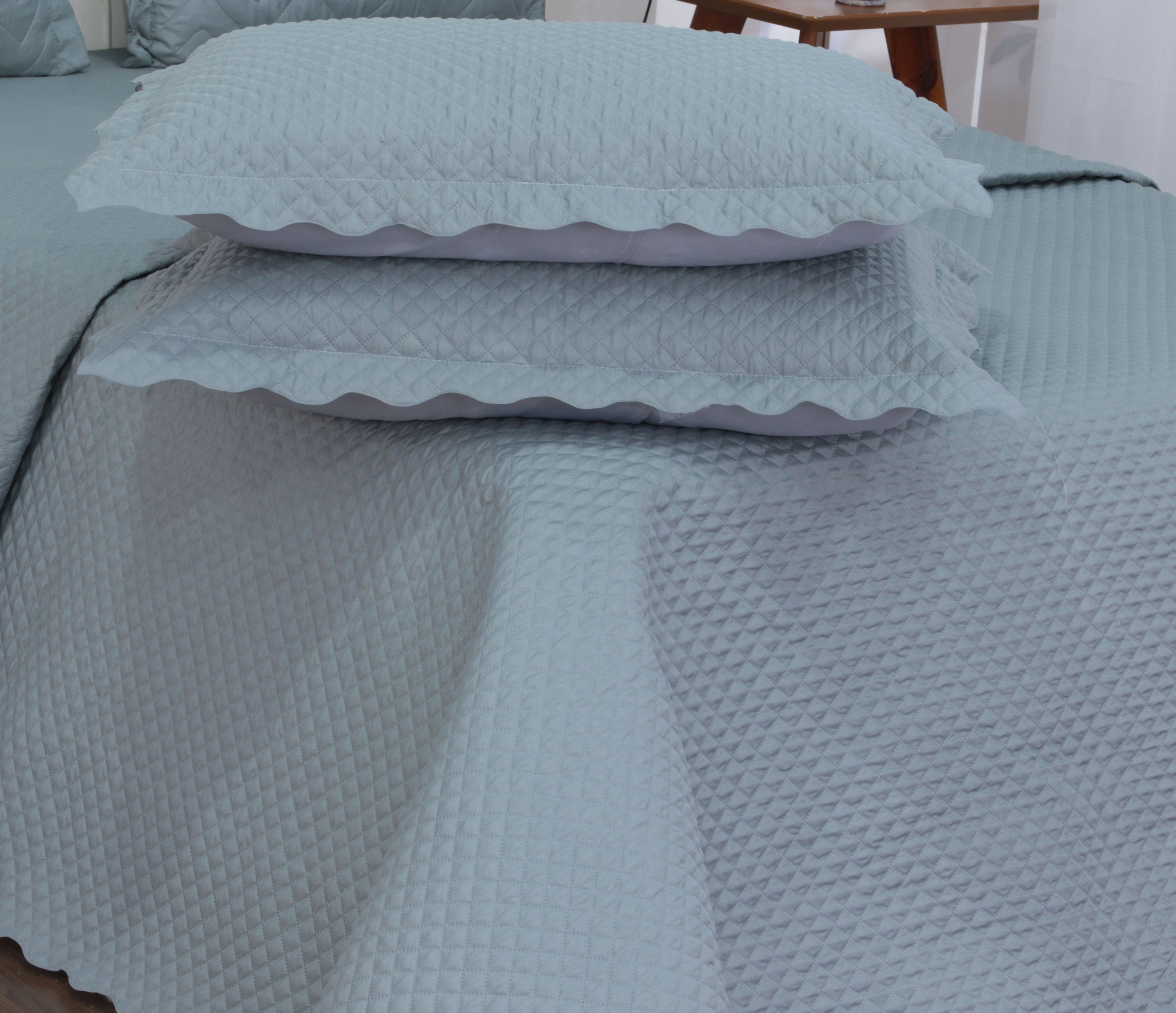 Queen Quilted Bedspread Set 3 Pieces Gray 98.4 x 94.5 in – Soft Microfiber Lightweight Bedding