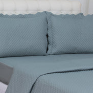 Queen Quilted Bedspread Set 3 Pieces Gray 98.4 x 94.5 in – Soft Microfiber Lightweight Bedding