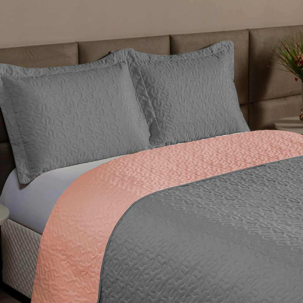 Full Reversible Quilted Bedspread Set 3 Pieces Gray & Blush 94.5 x 86.6 in – Soft Polyester Bedding