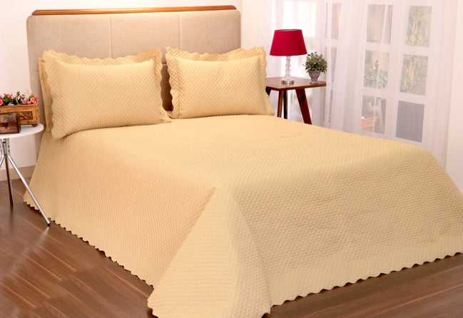 Queen Quilted Bedspread Set 3 Pieces Hazelnut Beige 98.4 x 94.5 in – Soft Microfiber Bedding