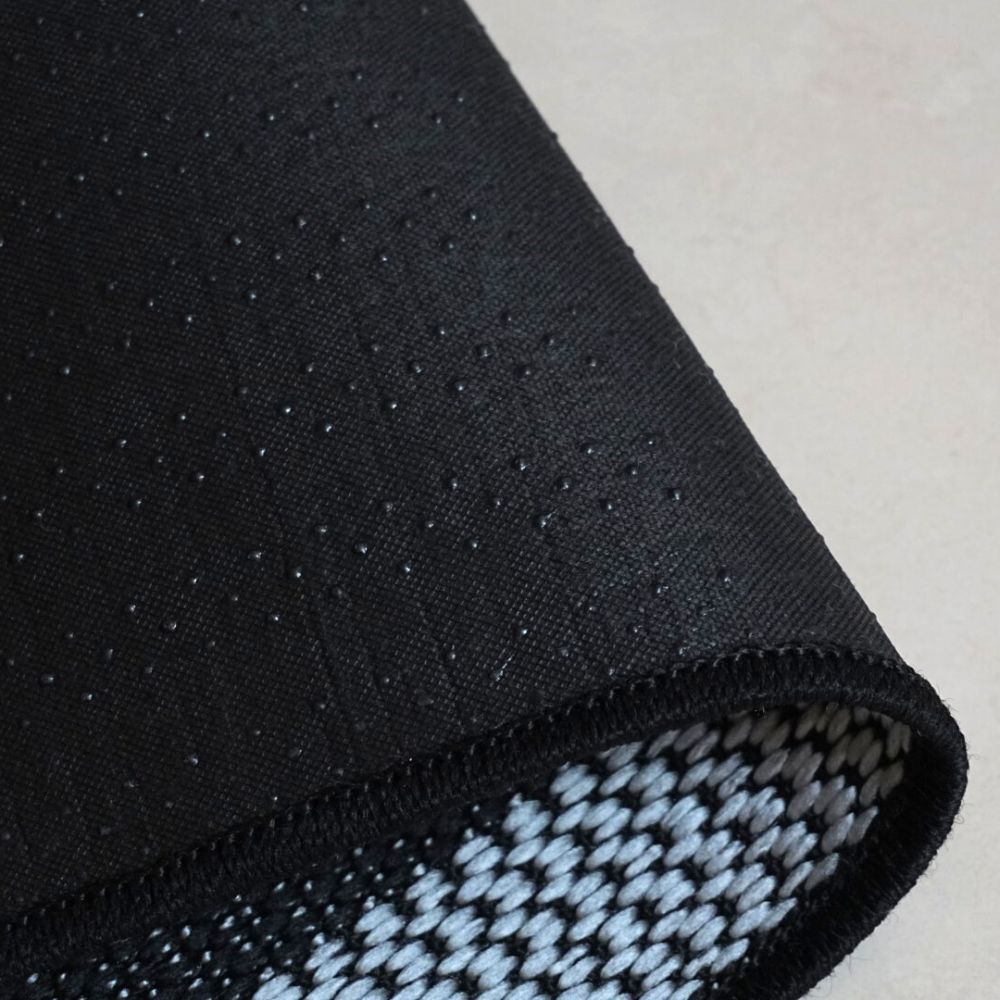 Passadeira Sisal Lancer 1,00x0,66m com base antiderrapante. Resistente, elegante e ideal para corredores, cozinhas e áreas internas.